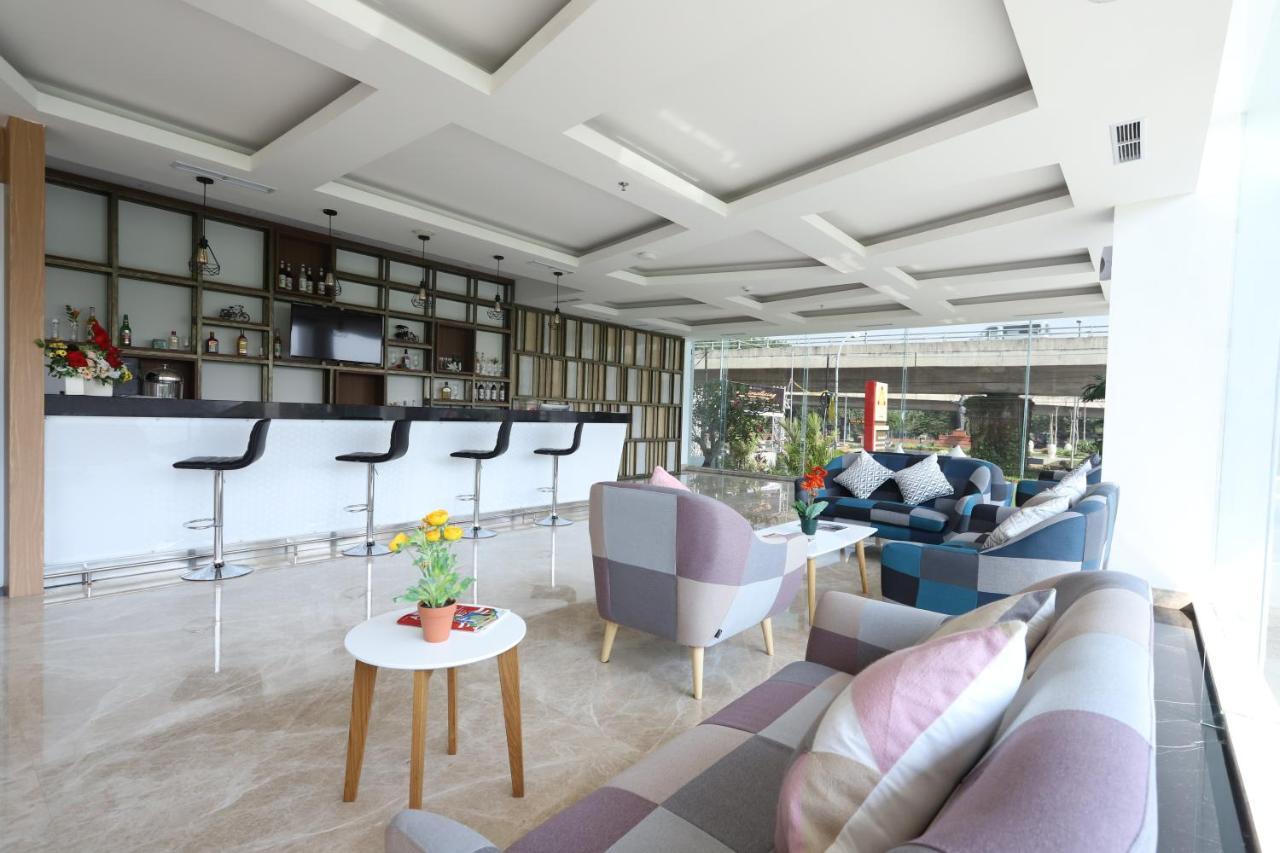 The Azana Hotel Airport Semarang Eksteriør billede
